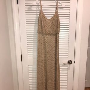S6 Adrianna Papell Art Deco Blousen Beaded Gown